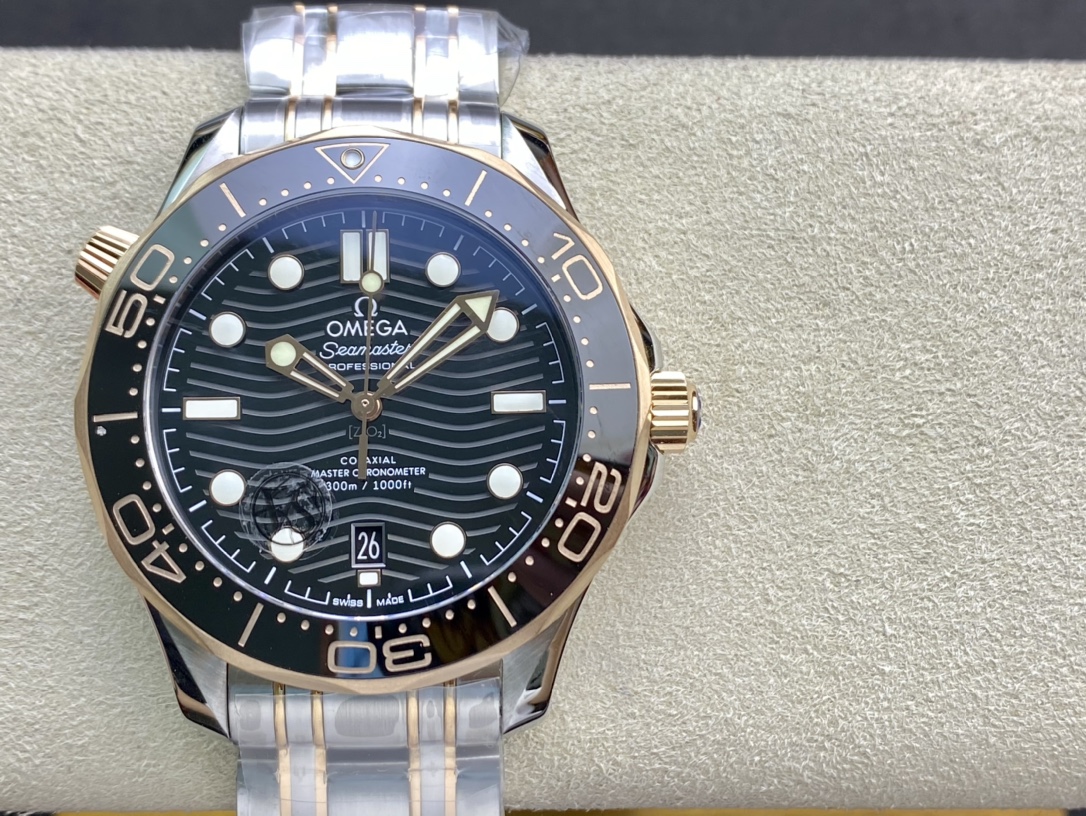  OMEGA Seamaster Diver 300M 42mm Black Dial 