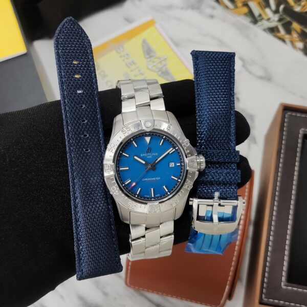 Breitling Avenger Chronograph 44 AB0147101C1A1 - gallery