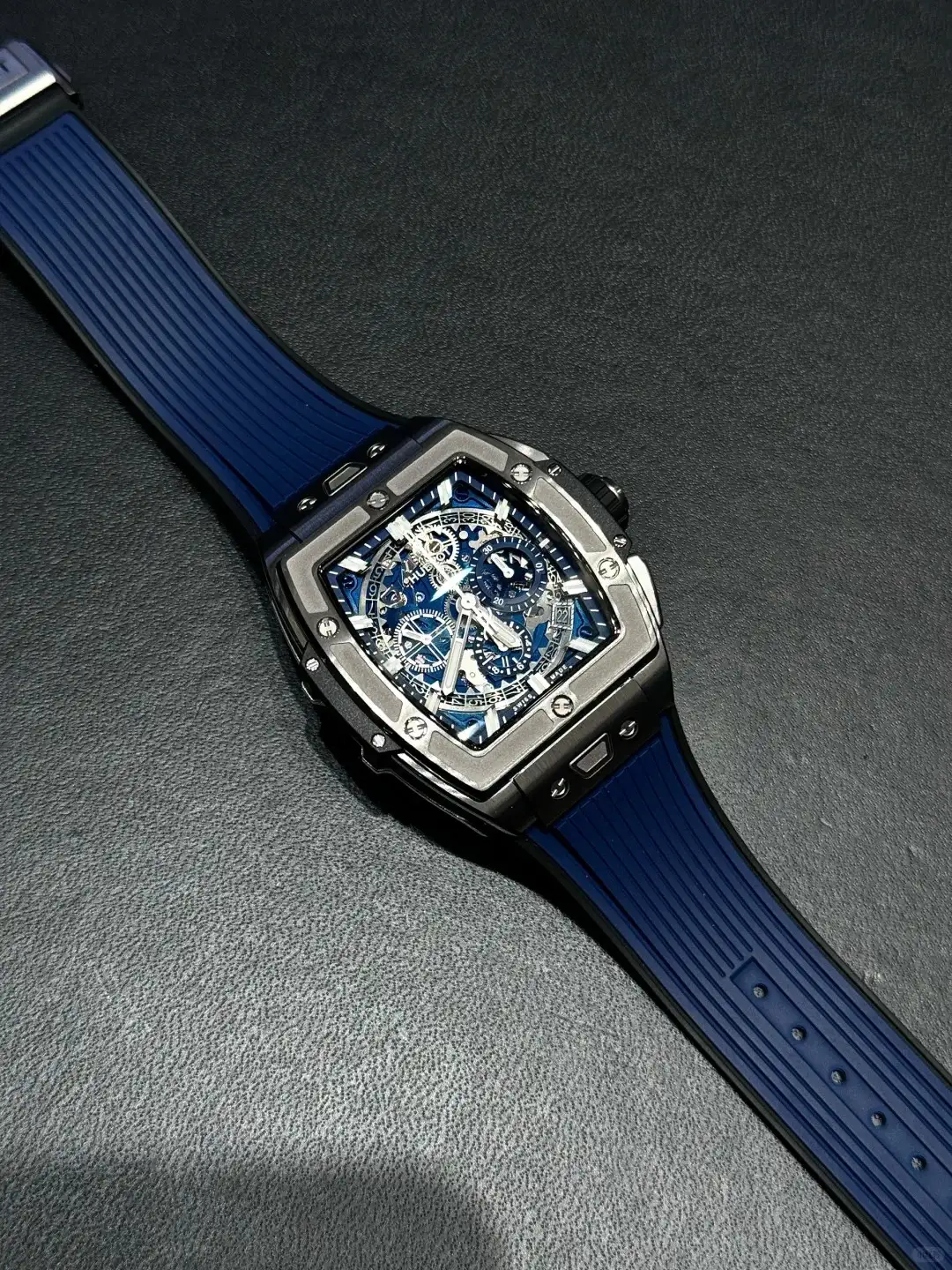 Hublot Spirit Of Big Bang Men Automatic Blue Rubber Watch 641.NX.7170.RX - gallery