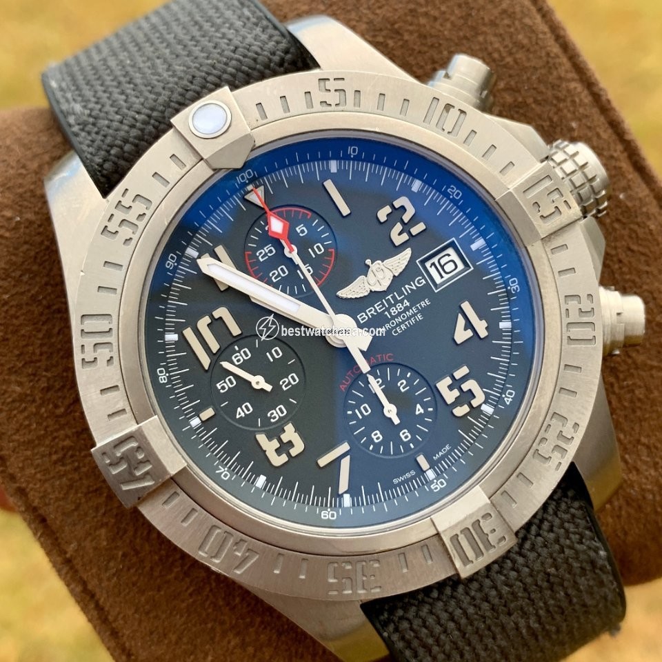 Breitling Avenger Bandit Mens watch Unisex Automatic Titanium E1338310 M534