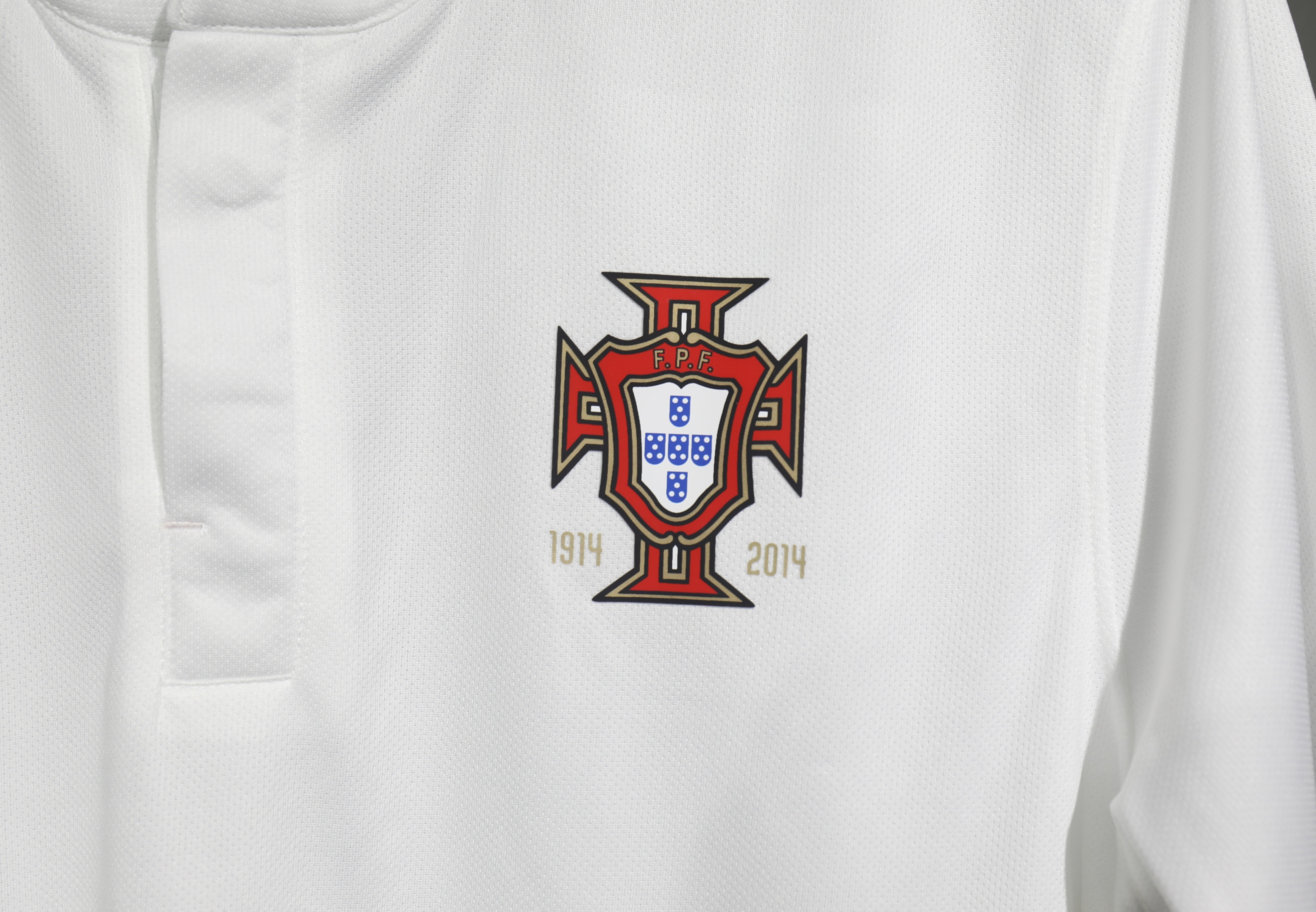 2014 Portugal  World Cup Away Retro Jersey Player Edition - view 18