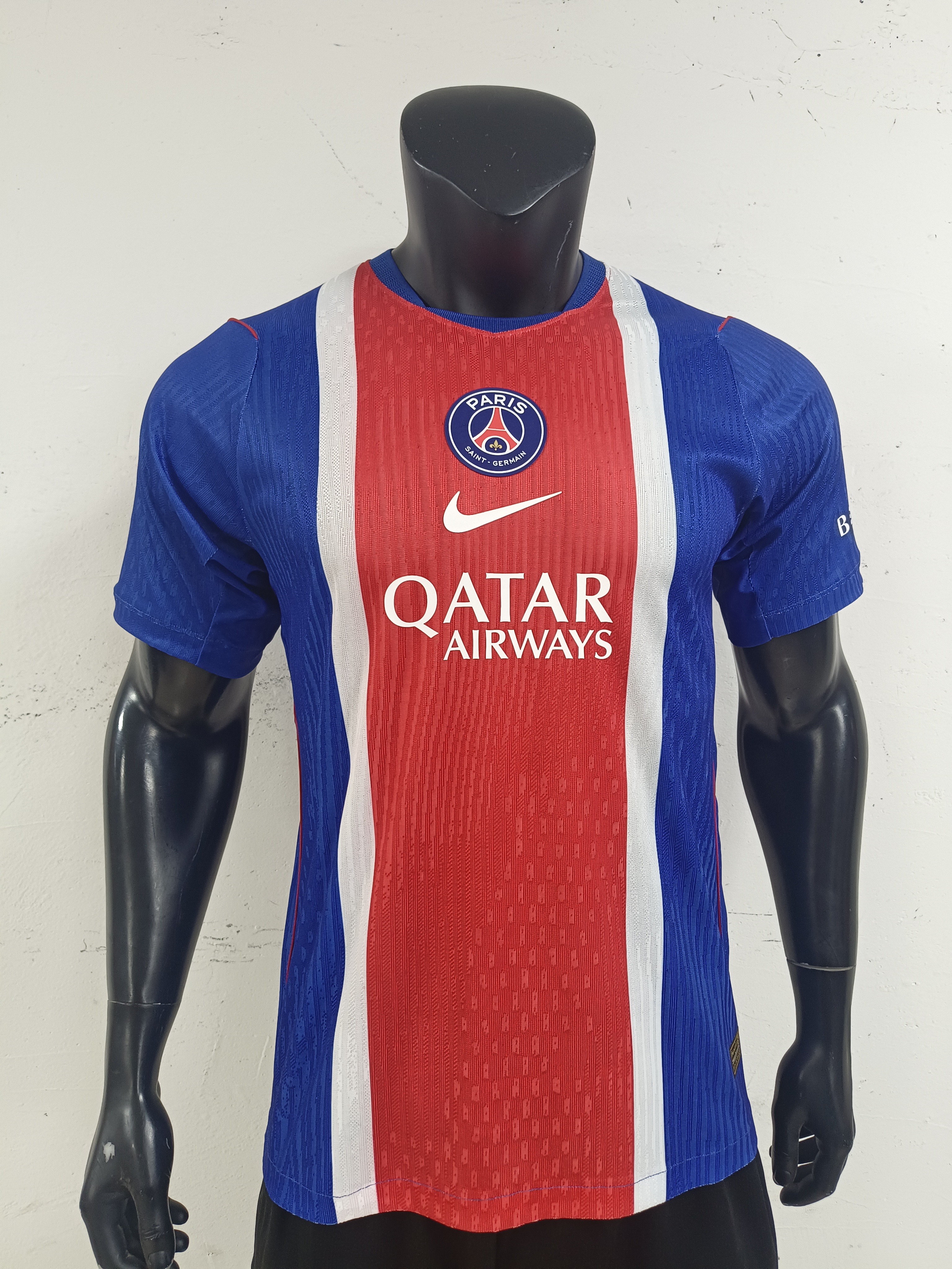 -27 Paris Saint-Germain Home Jersey - view 5