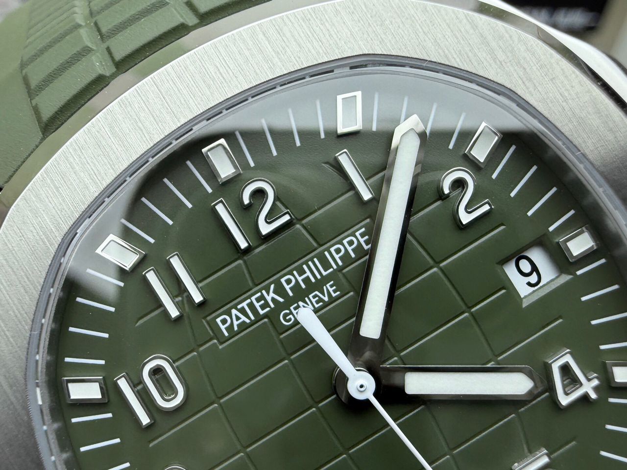 Patek Philippe 5168G – Aquanaut Super Clone - gallery