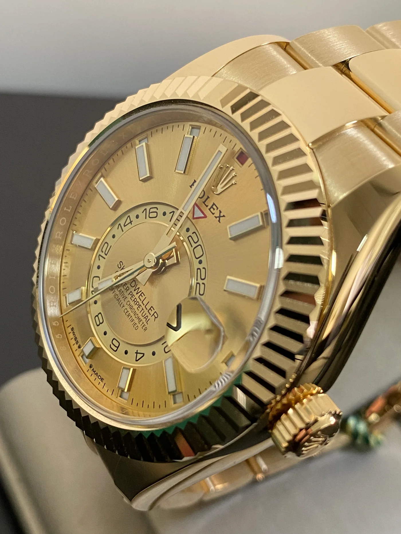 Superclone Rolex Sky-Dweller 42 mm Champagne Dial 336938 - gallery