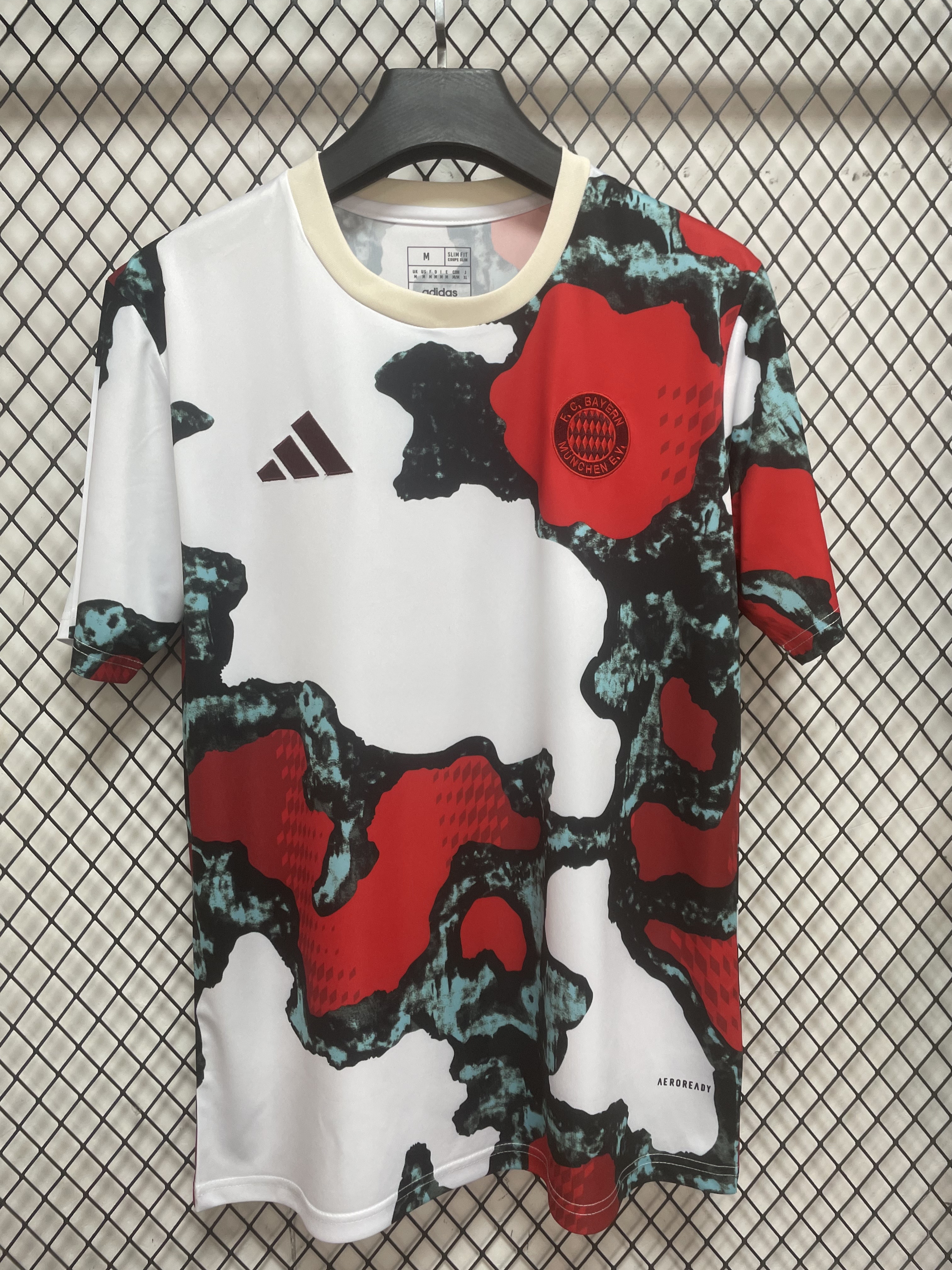 Bayern Munich Pre-match Jersey S-4 XL - view 3