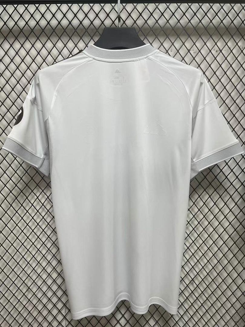 Real Madrid Home Jersey S-4 XL - view 4